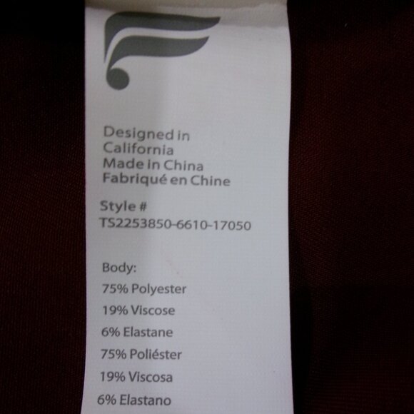 New Athleta Wine Scrub Top 3 Pockets L NWOT Burgundy Red Wine Short Cap Sleeve - Picture 5 of 5